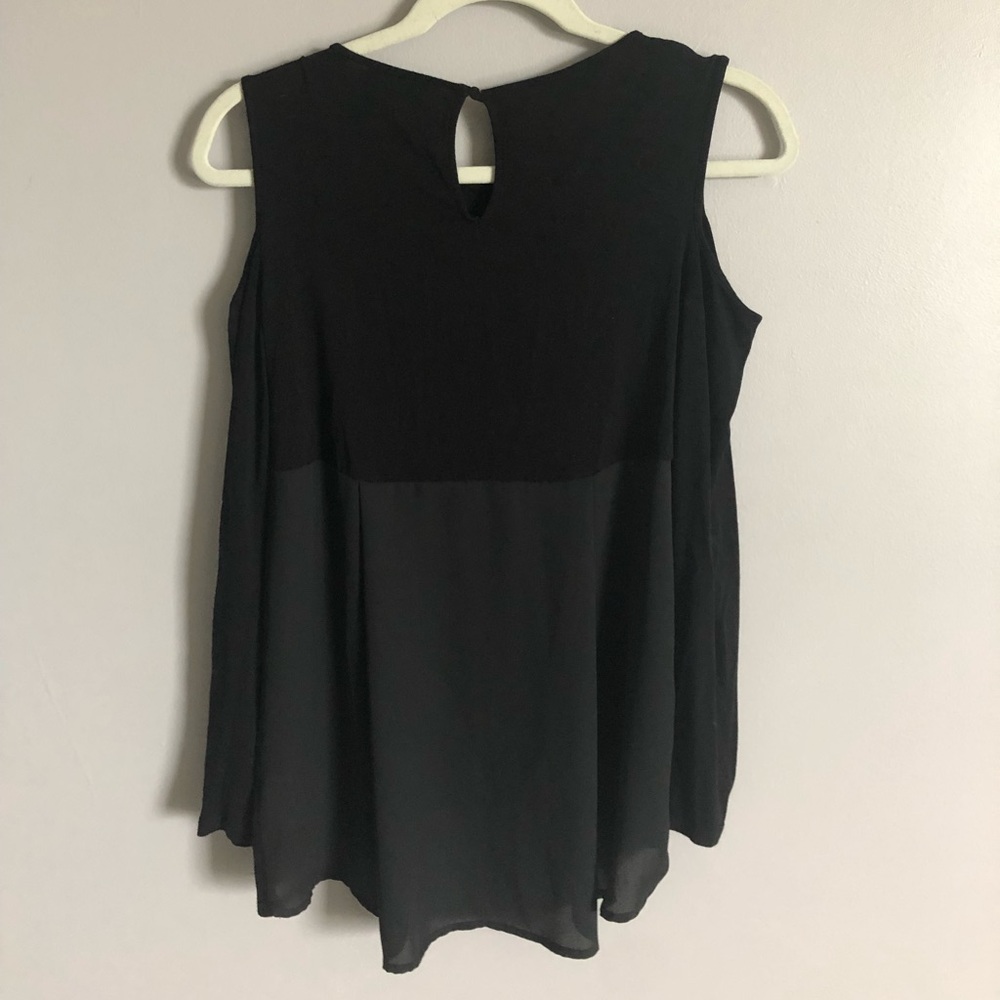 Vince Camuto Long Sleeve Cold-Shoulder Top PETITE - Picture 4 of 5
